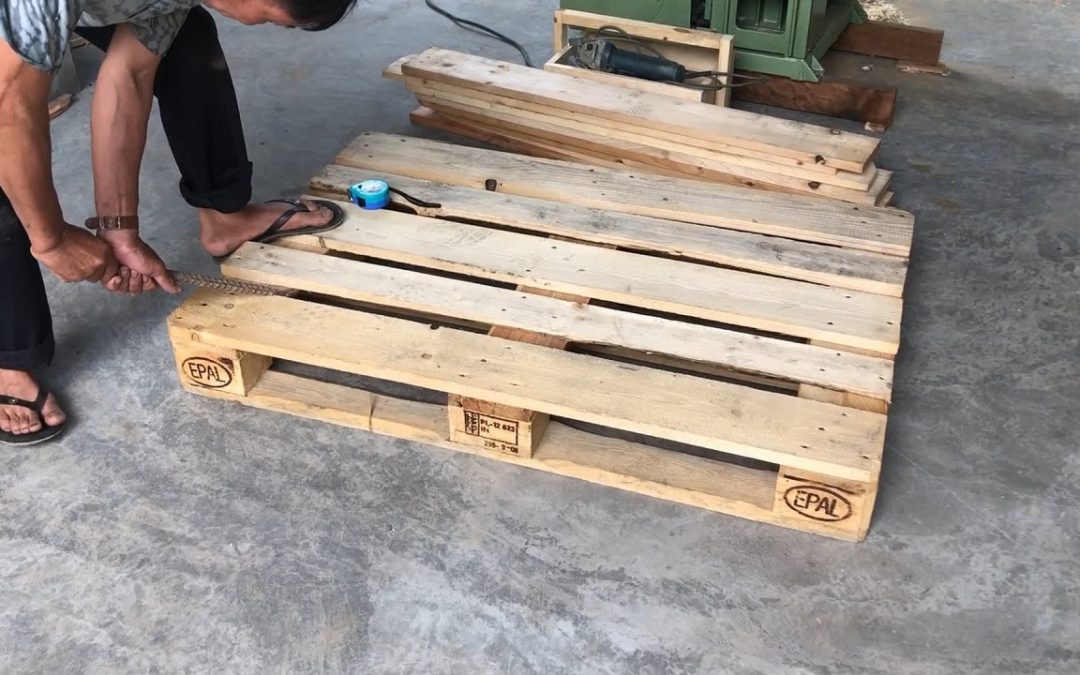 Amazing Woodworking Project From Pallet Wood // Build A Big Table From Old Pallets – How To, DIY